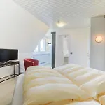 F2 im Haus am Meer